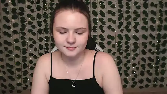 IxxiLiana online show from February 25, 2025, 4:03 am