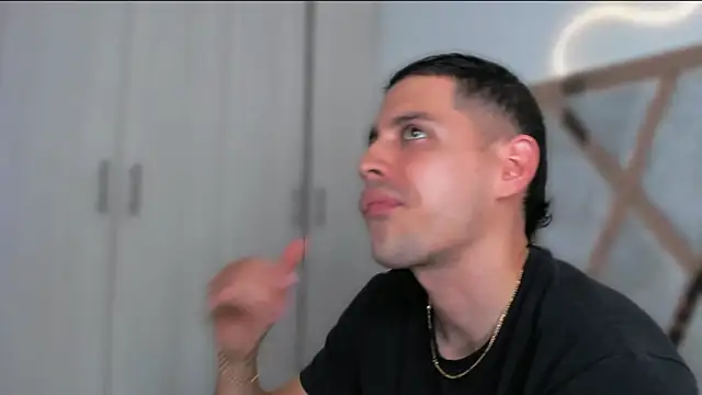 Snapshot of ANDER_PEREZ chatting on September 15, 2025, 8:42 pm ANDER PEREZ online show from September 15, 2025, 8:42 pm