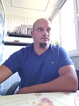 Snapshot of Pandasky chatting on October 1, 2025, 10:20 am Pandasky online show from October 1, 2025, 10:20 am