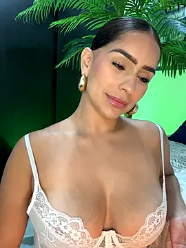 Mau White online show from November 18, 2025, 10:13 pm