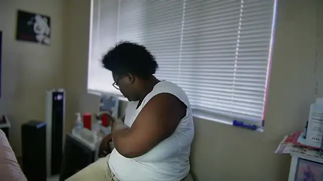 Snapshot of Yagurl__west chatting on March 1, 2025, 12:50 am Yagurl west online show from March 1, 2025, 12:50 am