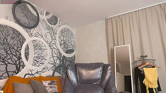 viviann evans online show from May 13, 2026, 1:01 am
