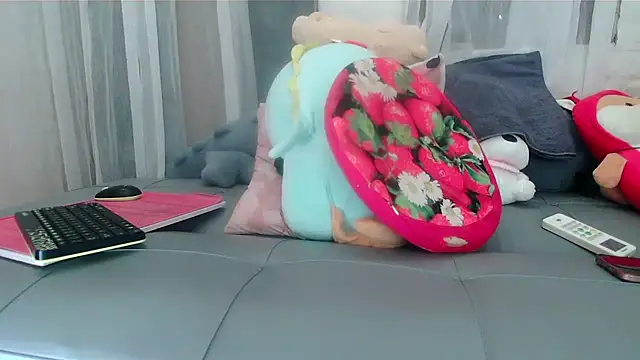 Miyeon 99999 online show from September 18, 2025, 12:41 pm