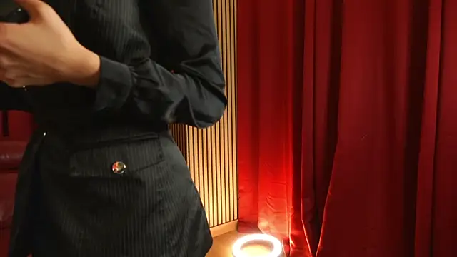 MollyHeadley online show from September 30, 2025, 7:53 pm