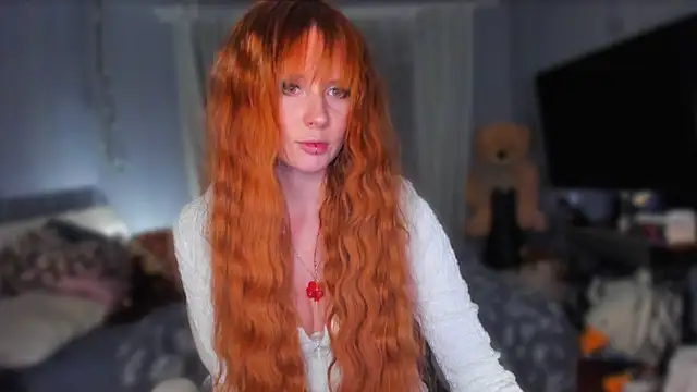 KlementinaBbG online show from April 12, 2026, 8:23 pm