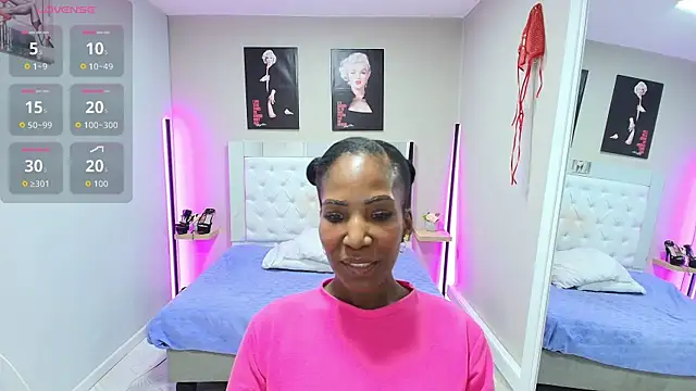 Snapshot of kimmturner chatting on October 11, 2025, 1:01 pm kimmturner online show from October 11, 2025, 1:01 pm