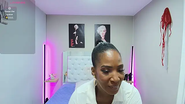 Snapshot of kimmturner chatting on October 8, 2025, 7:47 pm kimmturner online show from October 8, 2025, 7:47 pm