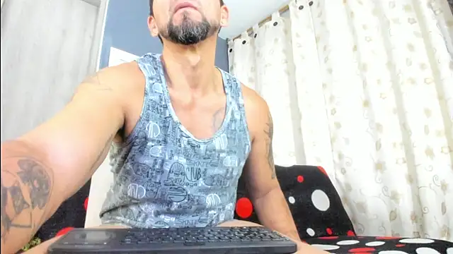 JULESLAKES online show from June 3, 2026, 1:23 pm