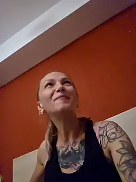 bigpuff hott online show from October 4, 2025, 9:49 pm