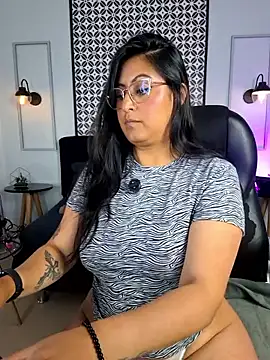 Snapshot of Amber_gold_ chatting on May 22, 2026, 2:42 am Amber gold online show from May 22, 2026, 2:42 am