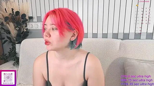   KawaiiYuki   online show from November 17, 2025, 6:39 am