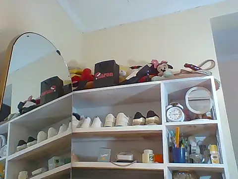 Poisonous Ivy online show from April 7, 2026, 12:01 am