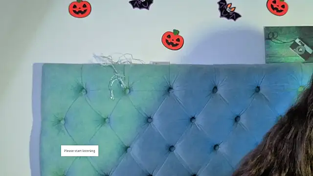 Snapshot of Paola_Lyon_ chatting on October 8, 2025, 6:30 pm Paola Lyon online show from October 8, 2025, 6:30 pm