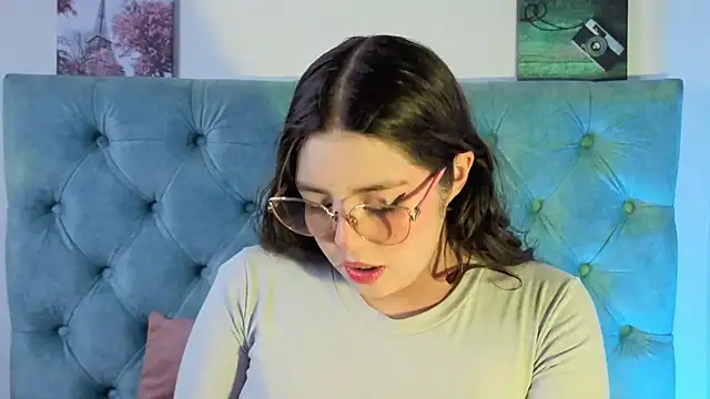 Snapshot of Paola_Lyon_ chatting on September 25, 2025, 6:58 pm Paola Lyon online show from September 25, 2025, 6:58 pm