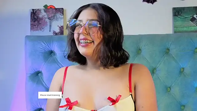 Paola Lyon  online show from November 21, 2025, 6:40 pm