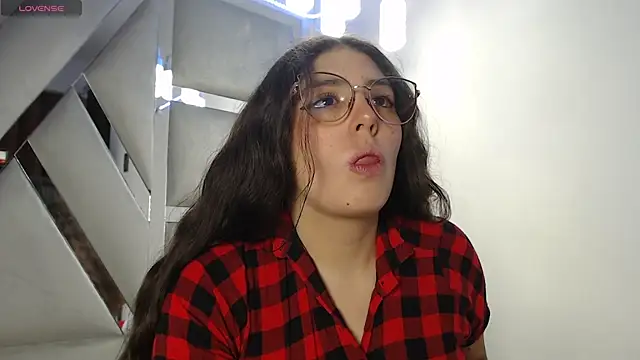 Snapshot of Paola_Lyon_ chatting on March 6, 2025, 12:30 pm Paola Lyon online show from March 6, 2025, 12:30 pm