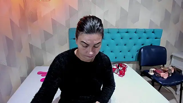 AdaFawxx online show from April 1, 2026, 4:03 am