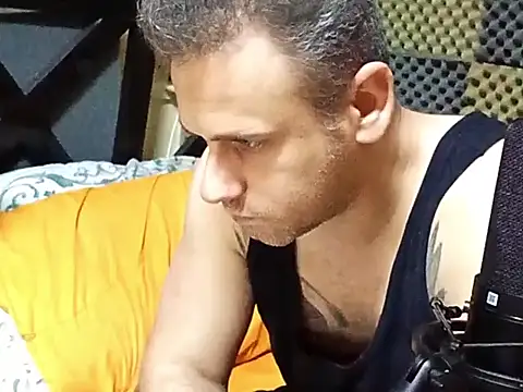 Snapshot of Arabeyes chatting on October 5, 2025, 3:19 am Arabeyes online show from October 5, 2025, 3:19 am