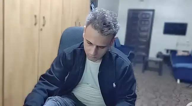 Snapshot of Arabeyes chatting on December 6, 2024, 10:57 pm Arabeyes online show from December 6, 2024, 10:57 pm