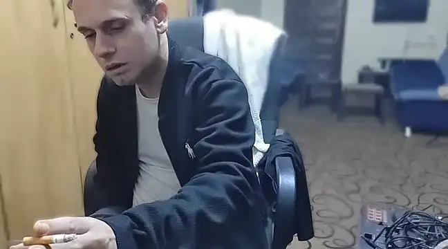 Snapshot of Arabeyes chatting on December 2, 2024, 4:15 am Arabeyes online show from December 2, 2024, 4:15 am