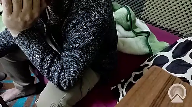 Snapshot of Arabeyes chatting on March 5, 2025, 11:05 pm Arabeyes online show from March 5, 2025, 11:05 pm