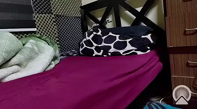 Snapshot of Arabeyes chatting on March 15, 2025, 3:40 am Arabeyes online show from March 15, 2025, 3:40 am