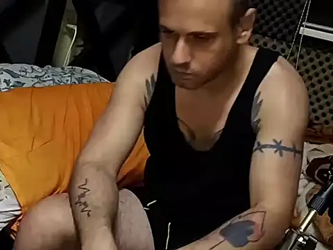 Snapshot of Arabeyes chatting on October 5, 2025, 4:20 pm Arabeyes online show from October 5, 2025, 4:20 pm