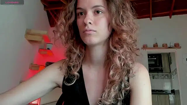 Snapshot of Rainbow_leia chatting on October 26, 2025, 7:36 pm Rainbow leia online show from October 26, 2025, 7:36 pm