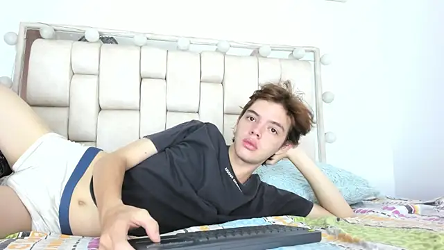 daniel hot03 online show from November 20, 2025, 1:45 pm