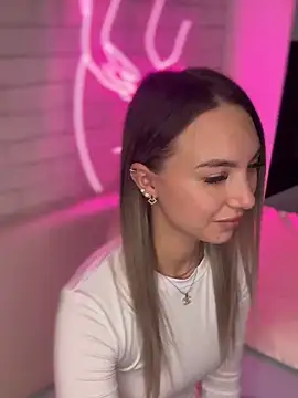 Snapshot of MiaMinx chatting on December 10, 2024, 1:32 am MiaMinx online show from December 10, 2024, 1:32 am