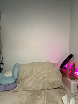 Mona-Peaches online show from April 10, 2026, 4:47 pm