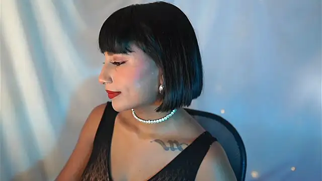 Snapshot of JulietaWinona chatting on October 26, 2025, 9:26 pm JulietaWinona online show from October 26, 2025, 9:26 pm