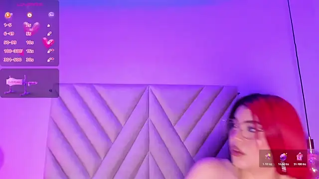 EmmaSwift  online show from February 2, 2026, 3:05 am