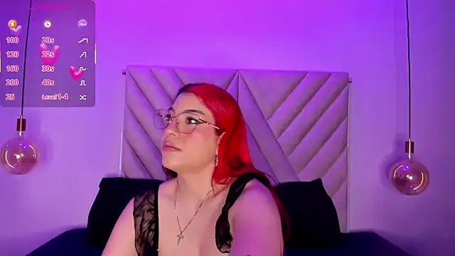 Snapshot of EmmaSwift_ chatting on October 1, 2025, 2:17 am EmmaSwift  online show from October 1, 2025, 2:17 am