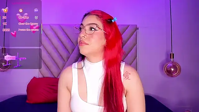 Snapshot of EmmaSwift_ chatting on October 11, 2025, 3:51 am EmmaSwift  online show from October 11, 2025, 3:51 am