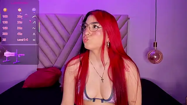 Snapshot of EmmaSwift_ chatting on October 15, 2025, 3:16 am EmmaSwift  online show from October 15, 2025, 3:16 am