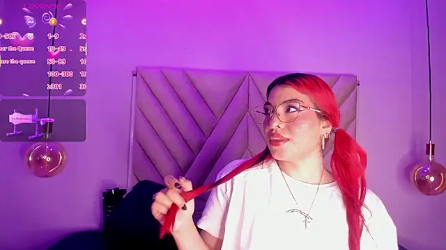 EmmaSwift  online show from November 24, 2025, 1:27 am