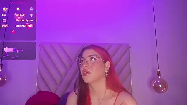 Snapshot of EmmaSwift_ chatting on October 28, 2025, 2:34 am EmmaSwift  online show from October 28, 2025, 2:34 am