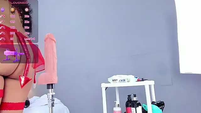 Snapshot of Ashleyy23x chatting on October 30, 2025, 7:44 pm Ashleyy23x online show from October 30, 2025, 7:44 pm