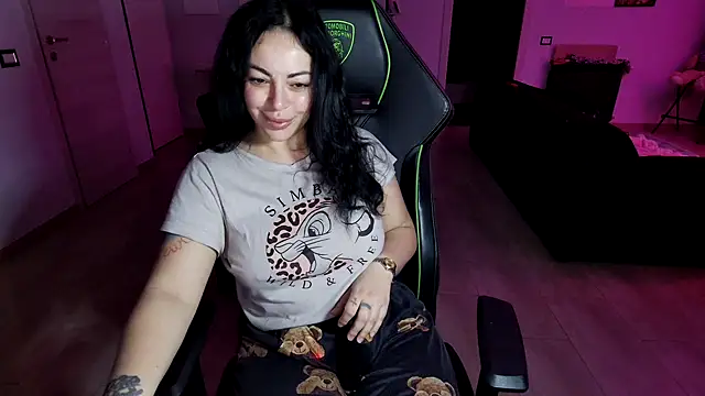 Snapshot of Chloe_Ricci chatting on March 21, 2025, 5:11 am Chloe Ricci online show from March 21, 2025, 5:11 am