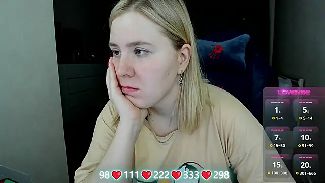 Olivia Munk online show from April 4, 2026, 3:46 am