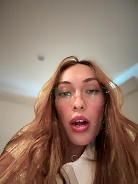 Snapshot of MichelleFerry_ chatting on September 13, 2025, 12:21 am MichelleFerry online show from September 13, 2025, 12:21 am