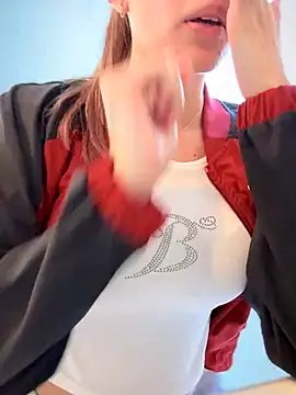 Snapshot of MichelleFerry_ chatting on October 22, 2025, 9:46 pm MichelleFerry online show from October 22, 2025, 9:46 pm