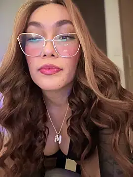 Snapshot of MichelleFerry_ chatting on February 1, 2025, 5:18 am MichelleFerry online show from February 1, 2025, 5:18 am