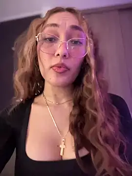 Snapshot of MichelleFerry_ chatting on March 3, 2025, 1:38 am MichelleFerry online show from March 3, 2025, 1:38 am