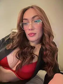 Snapshot of MichelleFerry_ chatting on February 2, 2025, 4:05 am MichelleFerry online show from February 2, 2025, 4:05 am