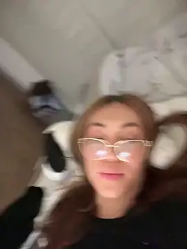 Snapshot of MichelleFerry_ chatting on February 25, 2025, 9:09 am MichelleFerry online show from February 25, 2025, 9:09 am