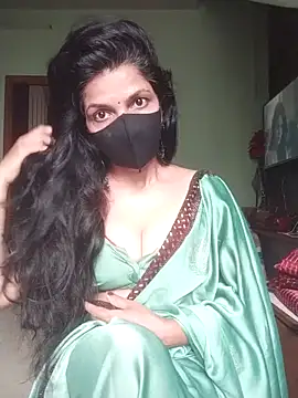 Snapshot of Shuttii_25 chatting on October 28, 2025, 6:01 am Shuttii 25 online show from October 28, 2025, 6:01 am