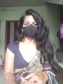 Snapshot of Shuttii_25 chatting on October 31, 2025, 5:04 am Shuttii 25 online show from October 31, 2025, 5:04 am