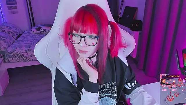 Yumi Youkai online show from October 15, 2025, 2:32 am